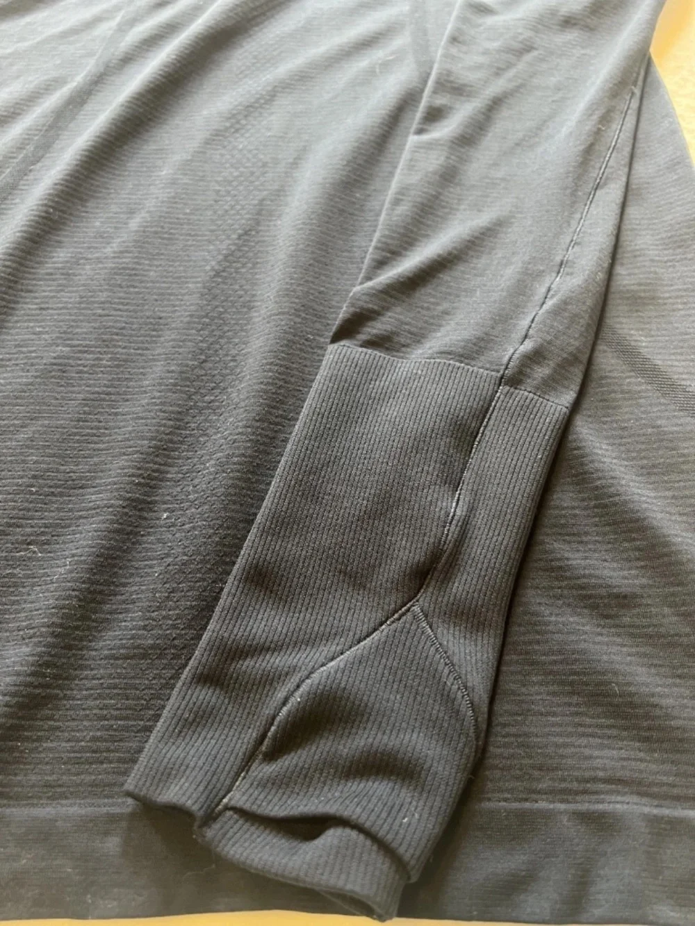 Lululemon Womens dark Blue Seamless Stretch crew neck long sleeve MISSING TAG